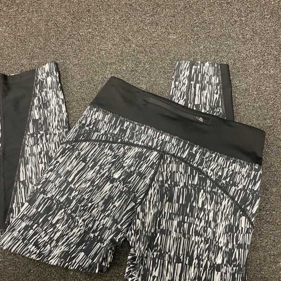 Nike Dri-Fit Women's Power Running Graphic Crops Leggings Size Small (EUC) 🖤 - Picture 4 of 10